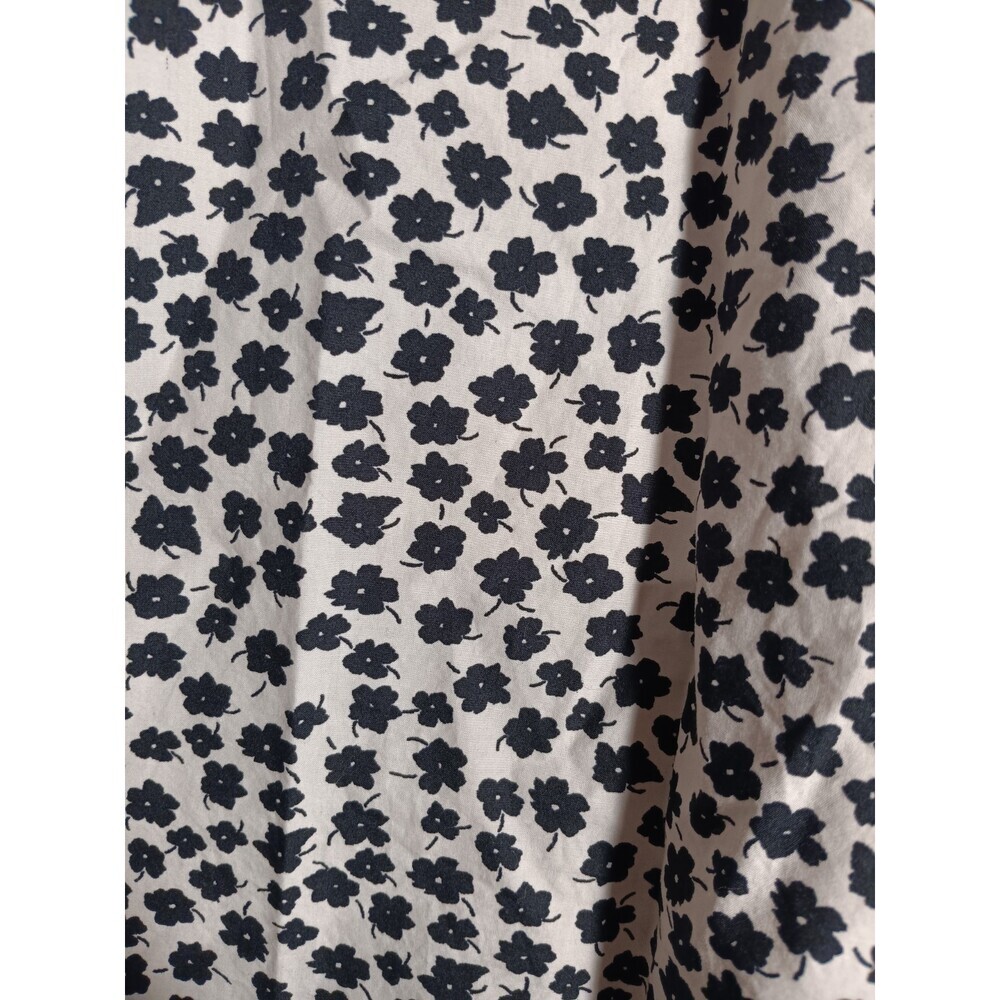 H&M Black White Floral Medium Flowy Quarter Sleeve Blouse Top Lightweight - Picture 4 of 6